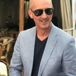 Meet your Posher, Tom